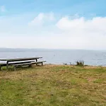 6 Person In